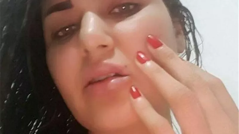 سما المصري تثير غضب جمهورها بصور جريئة فى الاسانسير
