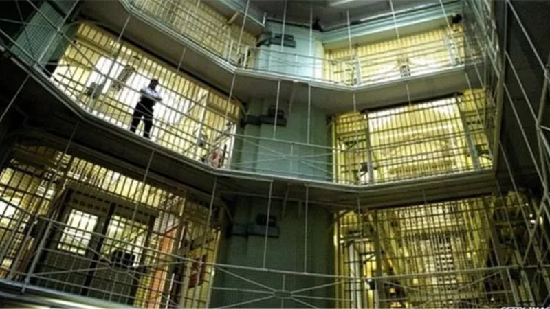 حرية اغلاق الزنازين فى خطة جديدة للإصلاح بسجون بريطانيا