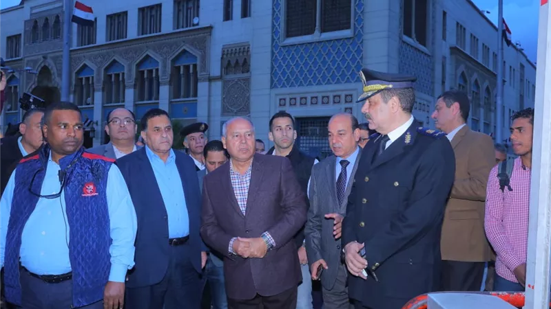خلال جولة تفقدية في السادسة صباحا - وزير النقل يتفقد محطة مصر ومعهد وردان