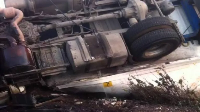 مصرع وإصابة 4 أشخاص إثر انقلاب سيارة بالشرقية
