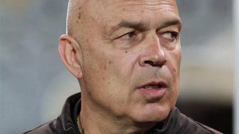 جروس يرفض حضور المؤتمر الصحفي لمباراة القمة.. بأمر رئيس الزمالك