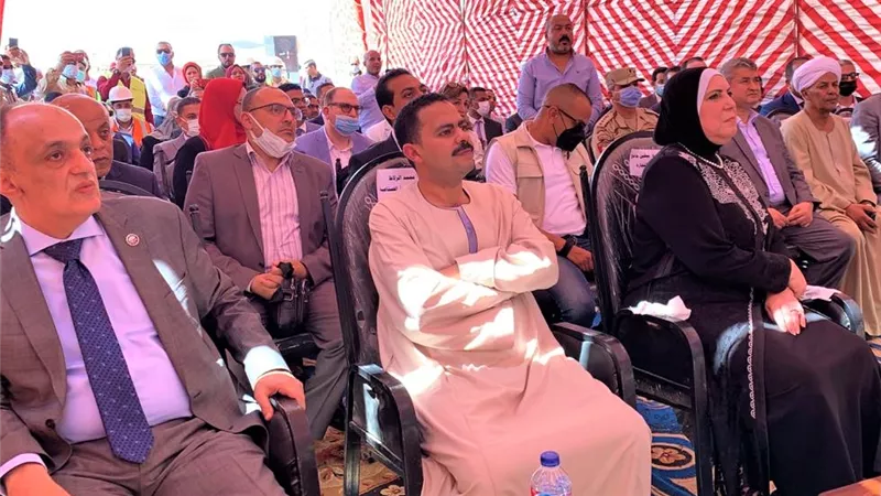وزيرة الصناعة: جاري الانتهاء من تطوير 4 مناطق صناعية بمحافظتي قنا وسوهاج