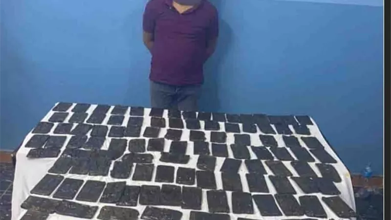 سقط بسيارة المزاج .. ضبط عاطل بحوزته 12 كيلو حشيش بالقاهرة
