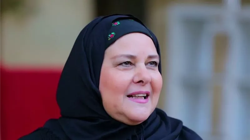 تشييع جنازة دلال عبد العزيز بمدافن الوفاء والأمل