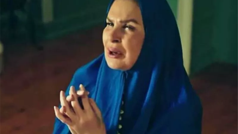 خبر وفاتك وجعني أوي.. يسرا تنهار بعد رحيل الفنانة دلال عبد العزيز