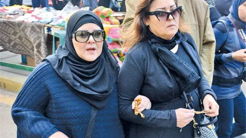 قلبي واجعني عليكي.. نهال عنبر تودع دلال عبد العزيز بكلمات مؤثرة