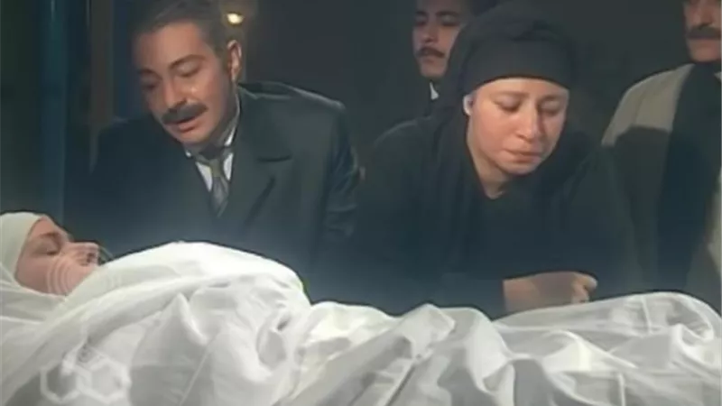 صورة فى مشهد تثير أوجاع الملايين بعد وفاة دلال عبد العزيز