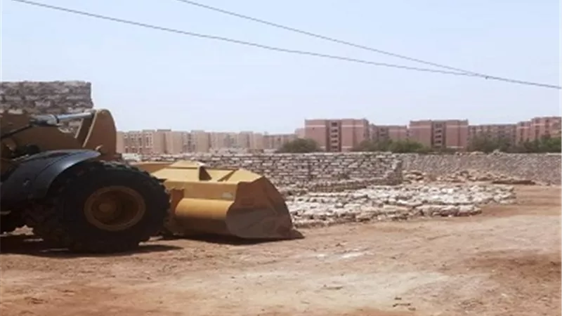 محافظ أسوان يتابع إزالات فورية لحالات تعدى بـ