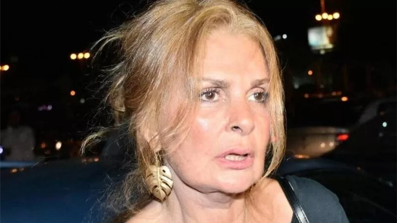 قلبي كان حاسس صحيت قلقانة عليها.. يسرا تنهار من البكاء بعد رحيل دلال عبد العزيز