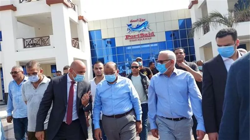 شعراوى والغضبان يتفقدان سوق الخضار و الأسماك وبازار بورسعيد الجديد