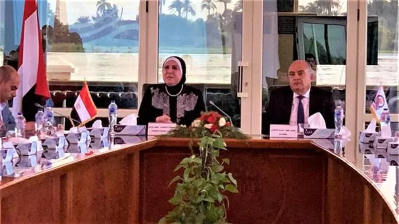 وزيرة التجارة والصناعة: إتاحة خدمات التنمية الصناعية بالمحافظات تيسيراً على المستثمرين