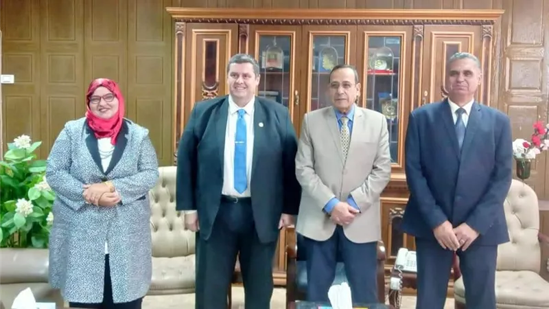 شوشه يستقبل وكيل وزارة التربية والتعليم ويناقش العام الدراسى الجديد
