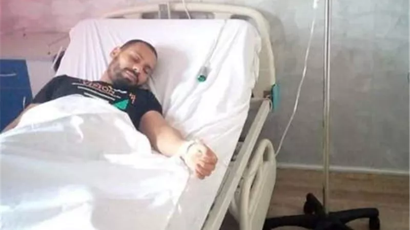 تدهور الحالة الصحية للمطرب محمد الريفي بعد خضوعه لعملية جراحية