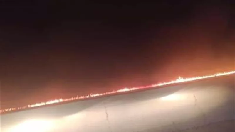 الحماية المدنية تنجح في السيطرة على حريق سيارة مواد بترولية بالطريق الدائري الإقليمى