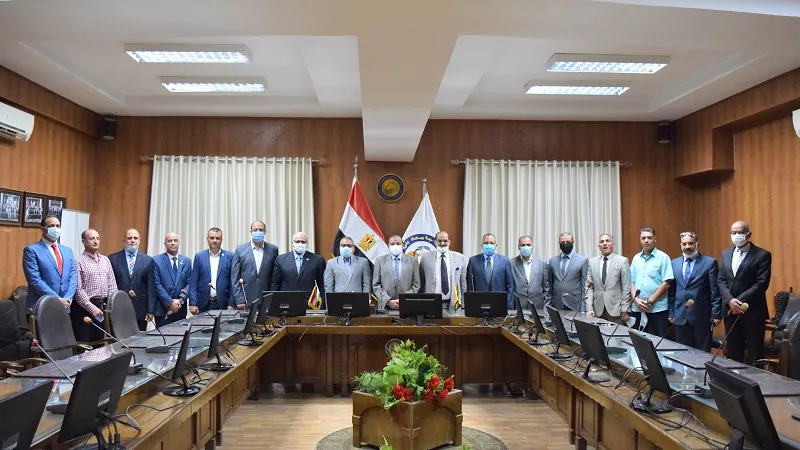 رئيس جامعة بني سويف يشيد بدور الأمن الإداري في تأمين الامتحانات