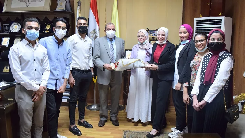 رئيس جامعة بني سويف يستقبل اتحاد طلاب العلاج الطبيعي