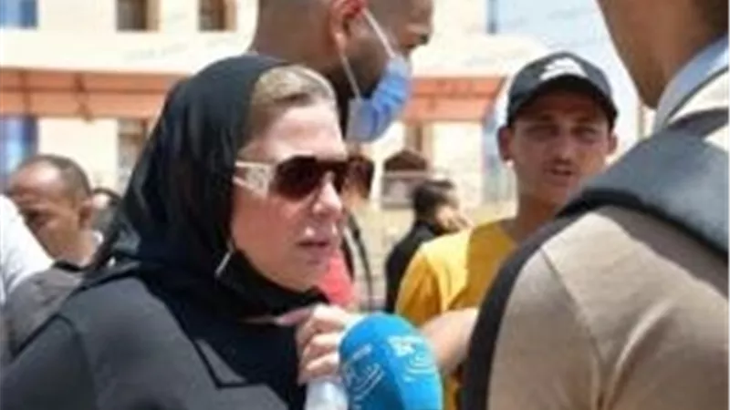 صابرين باكياً: 