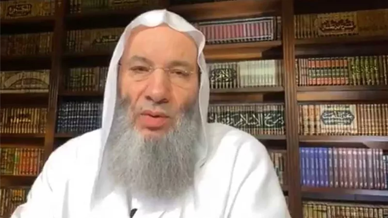 محمد حسان للمحكمة : الإخوان فشلوا في حكم مصر ورفعوا شعار الشرعية أو الدماء