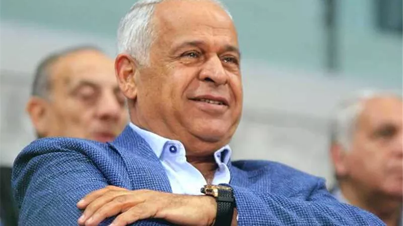 عمومية سموحة تنتقد فرج عامر بسبب بيان الصفقات