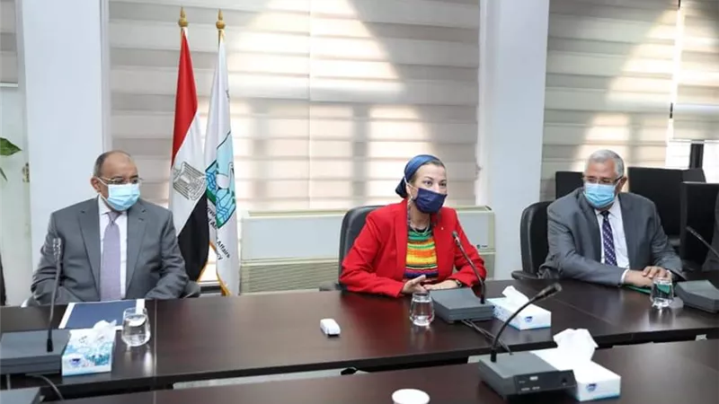 وزيرة البيئة تناقش خطة مجابهة نوبات تلوث الهواء الحادة لعام 2021