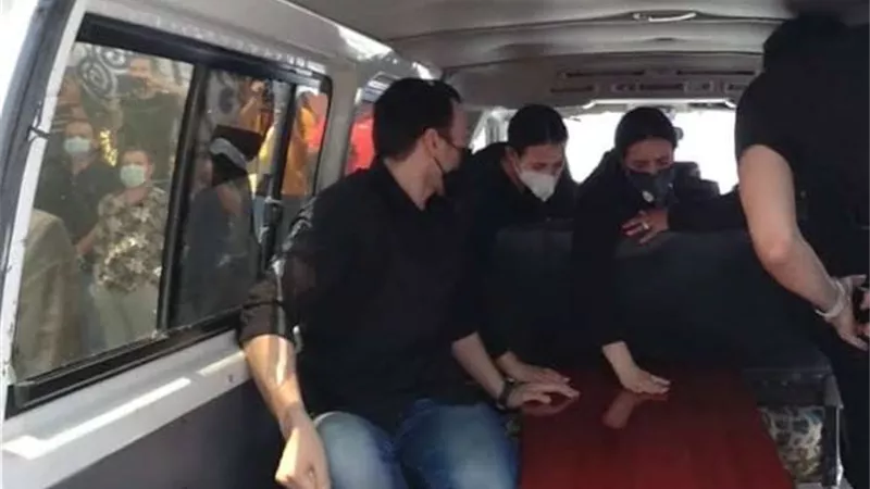 أسرة سهير البابلي تكشف حقيقة تغسيل وتكفين جثمان دلال عبد العزيز