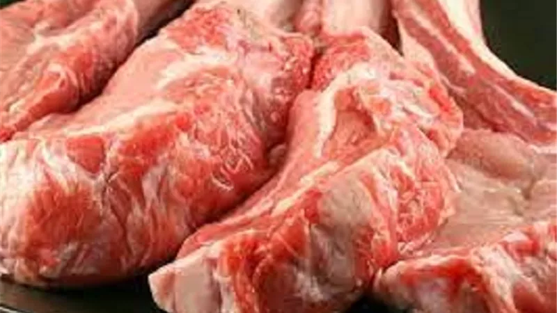 وجدت لحماً فى الصحراء بطريق غير مأهول بالناس ..فما الحكم ؟ .. دار الإفتاء تجيب