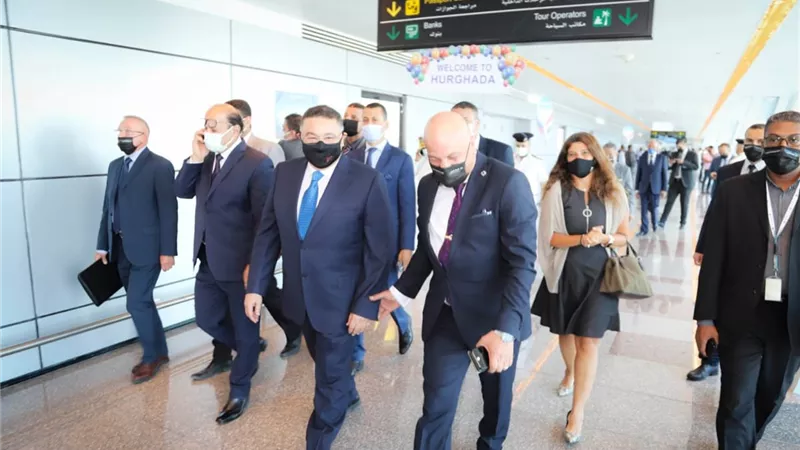 محافظ البحر الأحمر: وصول 9 رحلات أسبوعياً.. من روسيا إلى مطار الغردقة الدولي