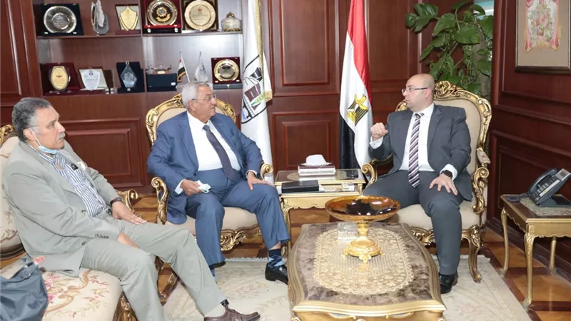 محافظ بني سويف يبحث مع رئيس هيئة التخطيط العمراني التعاون في القطاعات التنموية