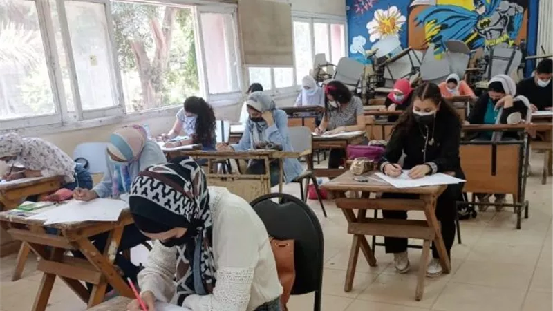إقبال كبير على اختبارات القدرات بكلية التربية الفنية جامعة حلوان.. بالصور