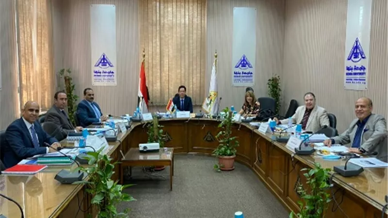 جامعة بنها تستقبل المتقدمين للوظائف القيادية