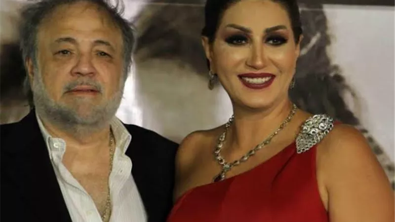 المنتج محمد فوزي وحرمه الفنانة وفاء عامر ينعيان الفنانة الكبيرة دلال عبد العزيز