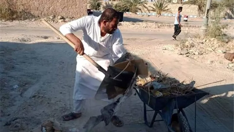 رئيس مدينة سيوة يتابع أعمال النظافة والتجميل.. بالصور