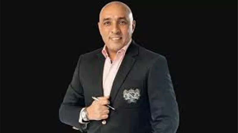 جامعة السويس تنظم احتفالا للروائي عصام يوسف السبت القادم