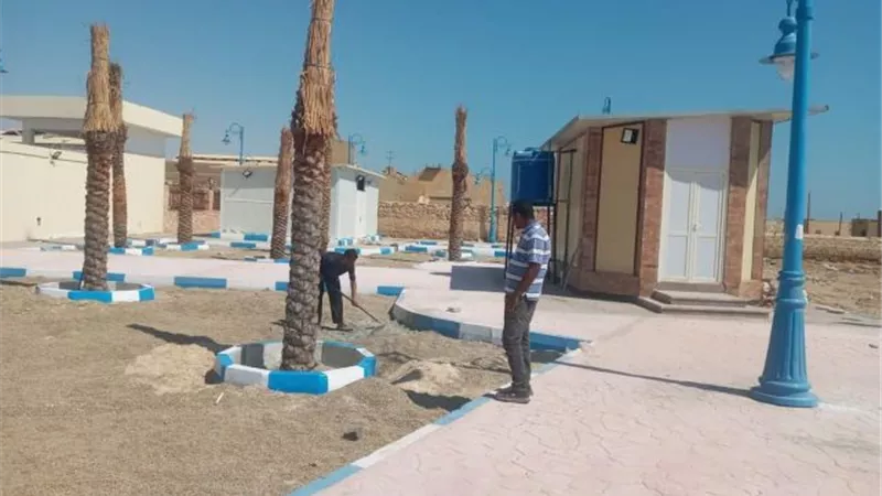 إستمرار أعمال التطوير بشاطئ وكورنيش مدينة القصير.. بالصور