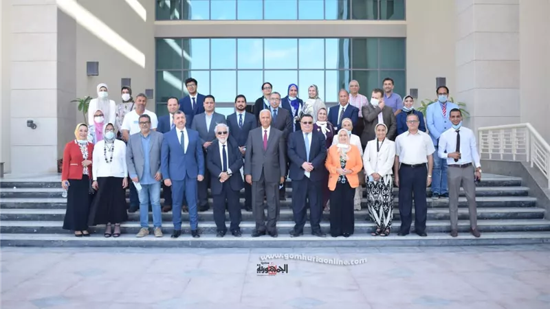 جامعة العلمين الدولية تكرم المتميزين في حفلها السنوي الاول.. صور