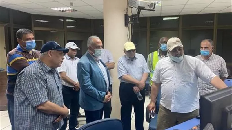 وزير الرى والموارد المائية يتفقد اعمال المشروع القومى بتنمية جنوب الوادى