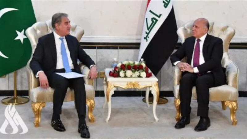 وزير الخارجية العراقي يبحث مع نظيره الباكستاني سبل تعزيز العلاقات بين البلدين