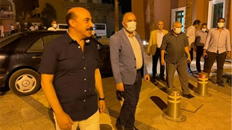 وزير الري يعطي توجيهاته بطرح باقي مشروعات تأهيل وتبطين الترع بقري حياة كريمة بأسوان