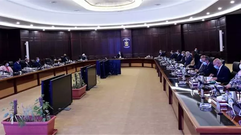 مدبولى يوجه أعضاء الحكومة بتفعيل أوجه التعاون مع مُجمع الإصدارات المؤمنة والذكية