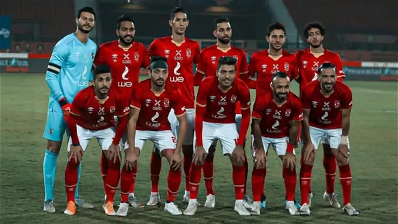 بالأرقام .. ماذا فعل المارد الأحمر تحت صافرة الحنفى؟؟ حكم لقاء الأهلى والإسماعيلى