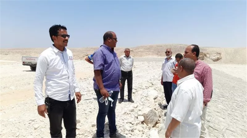 الشامى يؤكد جاهزية مخرات السيول للتقلبات الجوية فى الأقصر.. بالصور