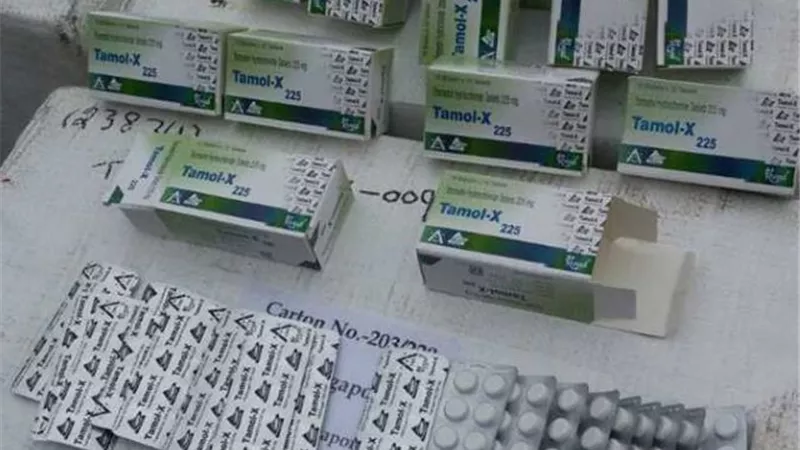 ضبط سائق وبحوزته ٢٠٠ كرتونه تامول بها ٢٠ ألف قرص بشبرا الخيمة