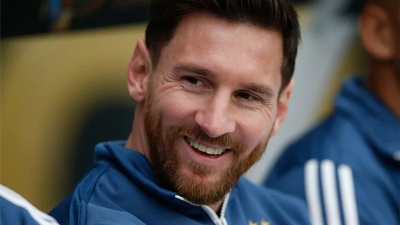 بالفيديو.. إعلامي يكشف عن راتب 