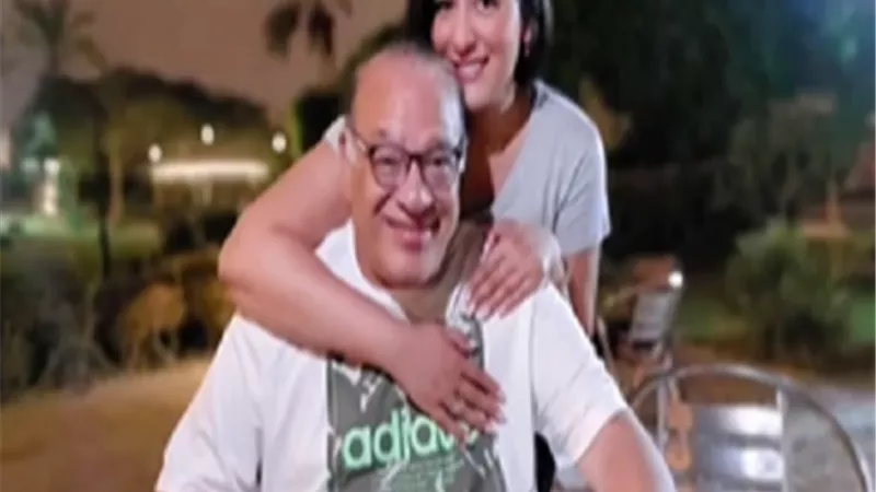 ربنا يديم عليك حب الناس.. رسالة من ابنة صلاح عبد الله بعد تعافيه من أزمته الأخيرة