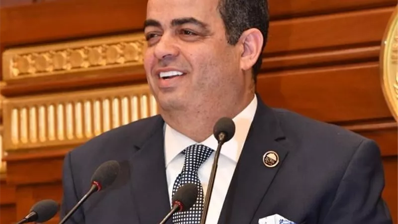 عصام هلال يهنئ الشباب في عيدهم: 