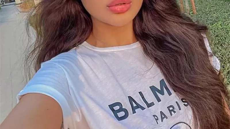 شاهد .. سيلفى شيراز يخطف الأنظار عبر إنستجرام