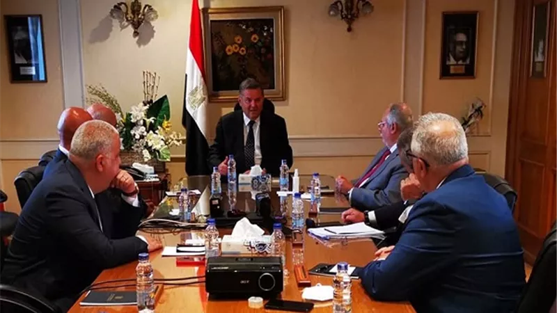 وزير قطاع الأعمال: الوصول بمنتجات القطن للأسواق العالمية.. وفتح فروع للبيع المحلي