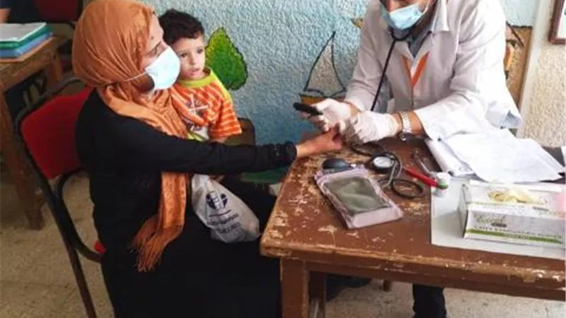علاج ١٣٣٤ مواطنا بالمجان في قافلة طبية بدمياط..صور