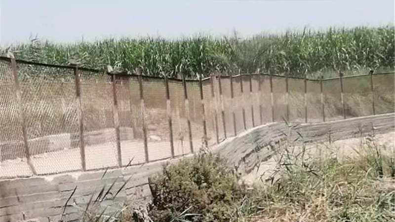 انهيار جزئى على كوبرى جزيرة الحمودى بسبب ارتفاع منسوب النيل