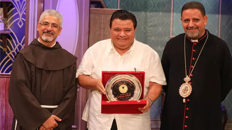 الأب بطرس دانيال: تكريم المخرج خالد جلال لتأثيره الناجح فى مجال الفن المسرحي